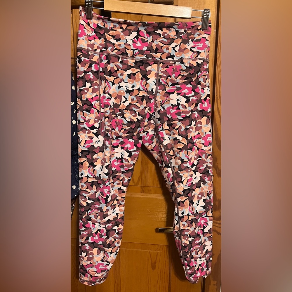 Athleta Pink Camo Leggings - Picture 3 of 7